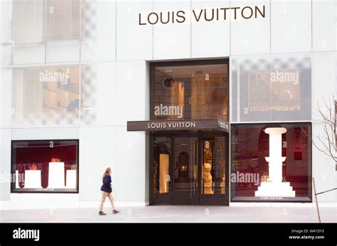 Louis Vuitton store in manhattan